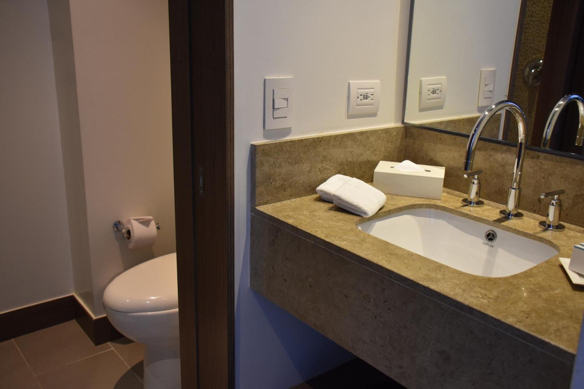 Hampton By Hilton Bogota Usaquen Екстериор снимка